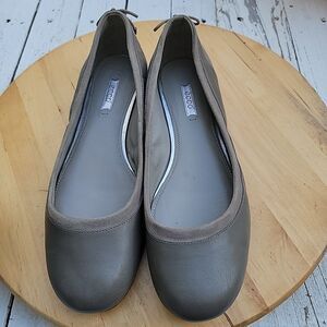 Ecco Women’s Gray Ballet Flats Leather Slip On Shoes Size 42 EU Comfort
